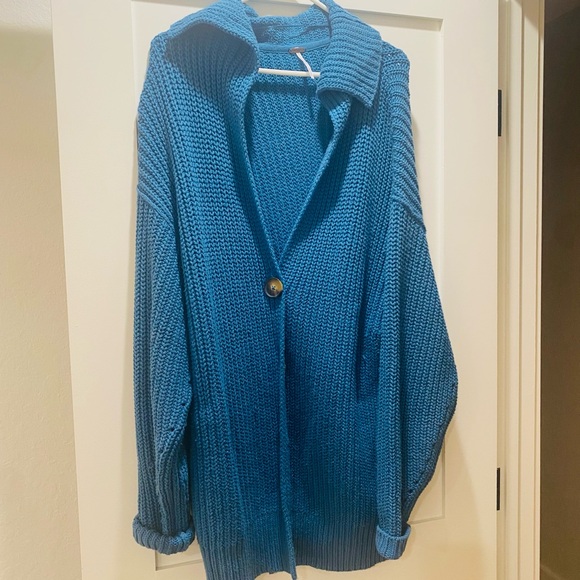 Free people sweater - runs really big!  Worn a few times - Picture 3 of 3